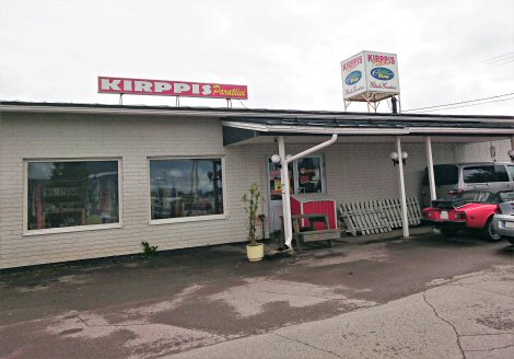 Kuvassa Kirppis Paratiisin julkisivu.