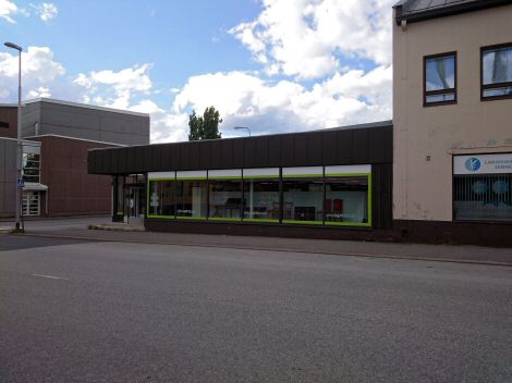 Ulkoilmakuva Ykköskirppiksen julkisivusta.