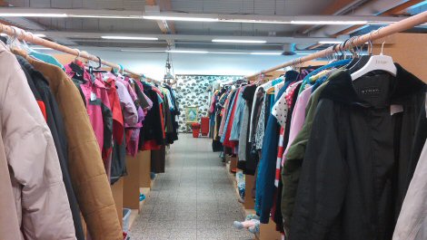 Kuvassa Vanhan tavaran puoti Eveliina.