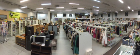 Panoraamakuva Flamingon kirppis ja antikvariaatin toimitiloista.