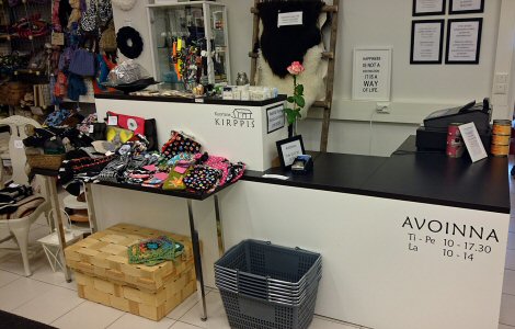 Kuortane Kirppiksen kassa-aluetta. Kirppis on avoinna ti&ndash;pe kello 10&ndash;17.30 ja lauantaisin 10&ndash;14.